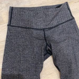 Lululemon Wunder Under tights Chevron  size 2